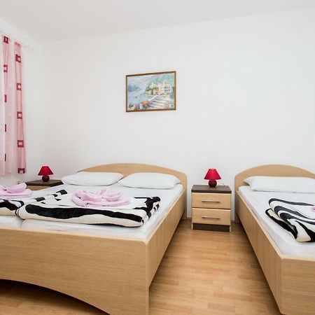 Apartments Mira Baška Екстериор снимка