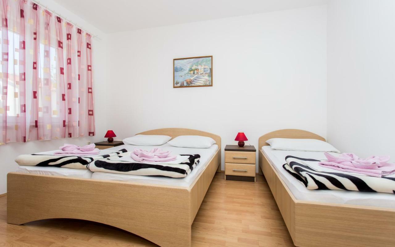 Apartments Mira Baška Екстериор снимка