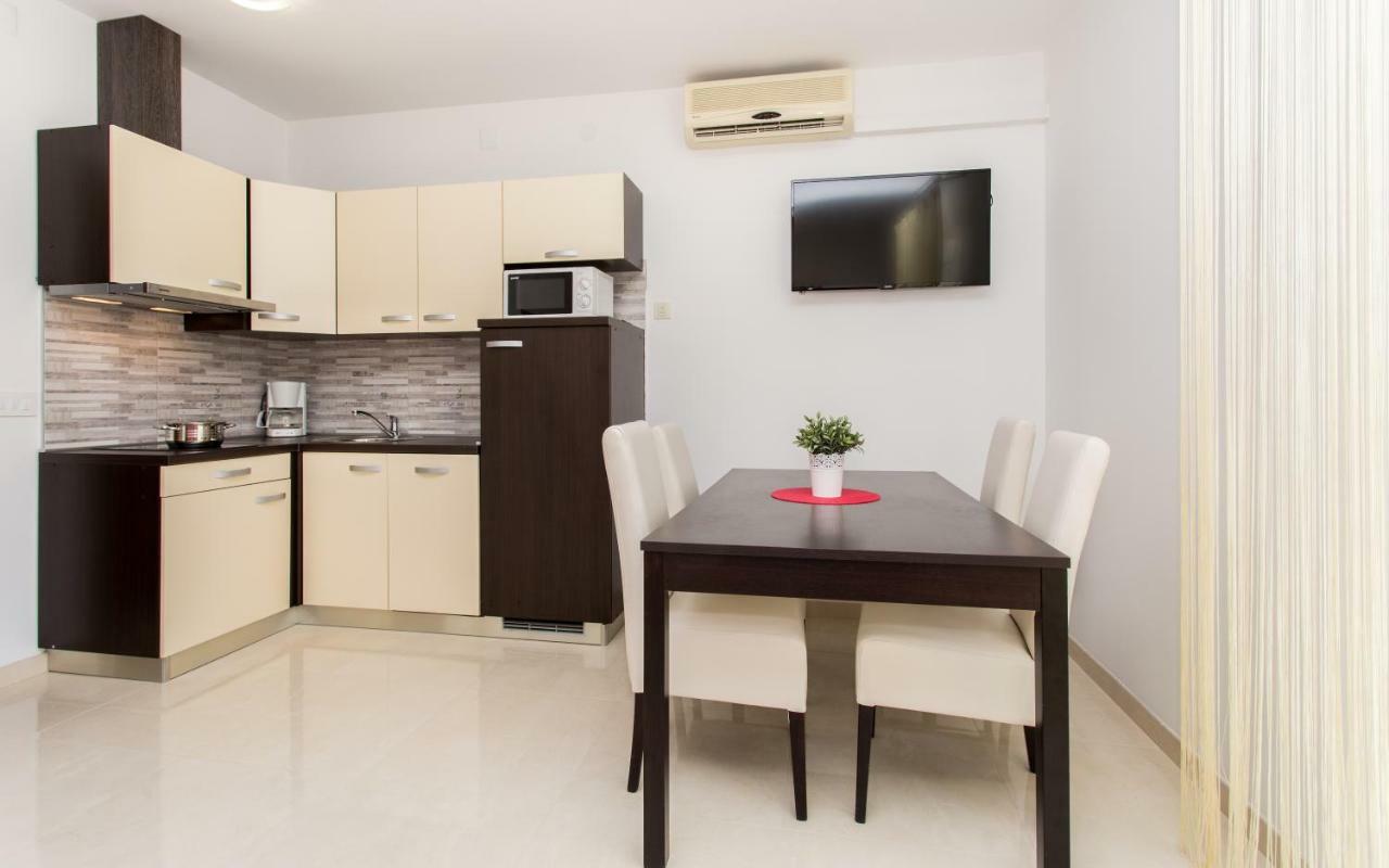 Apartments Mira Baška Екстериор снимка