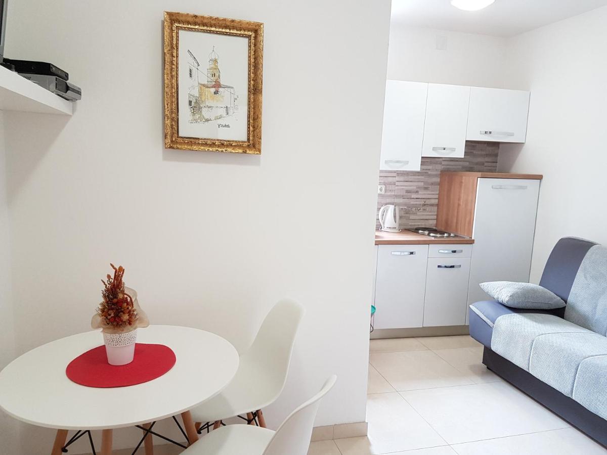Apartments Mira Baška Екстериор снимка